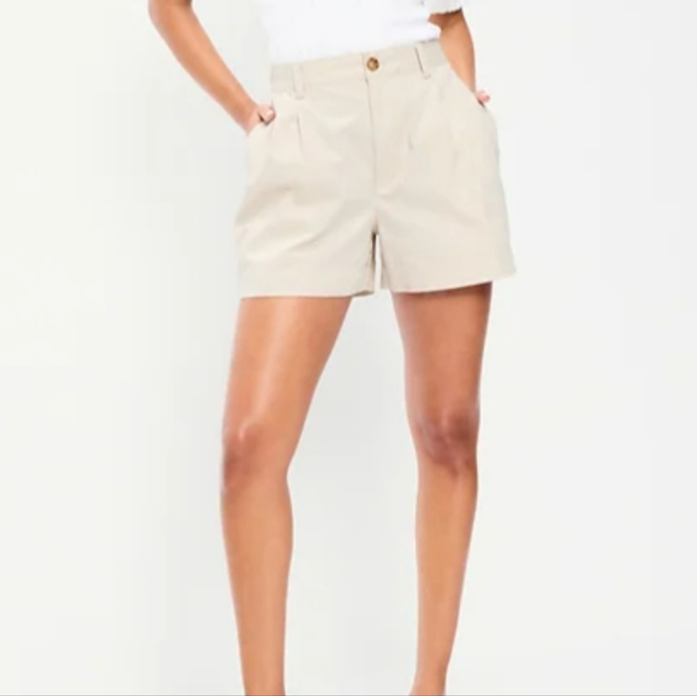 Old Navy Women's Beige Shorts ~ Size 4